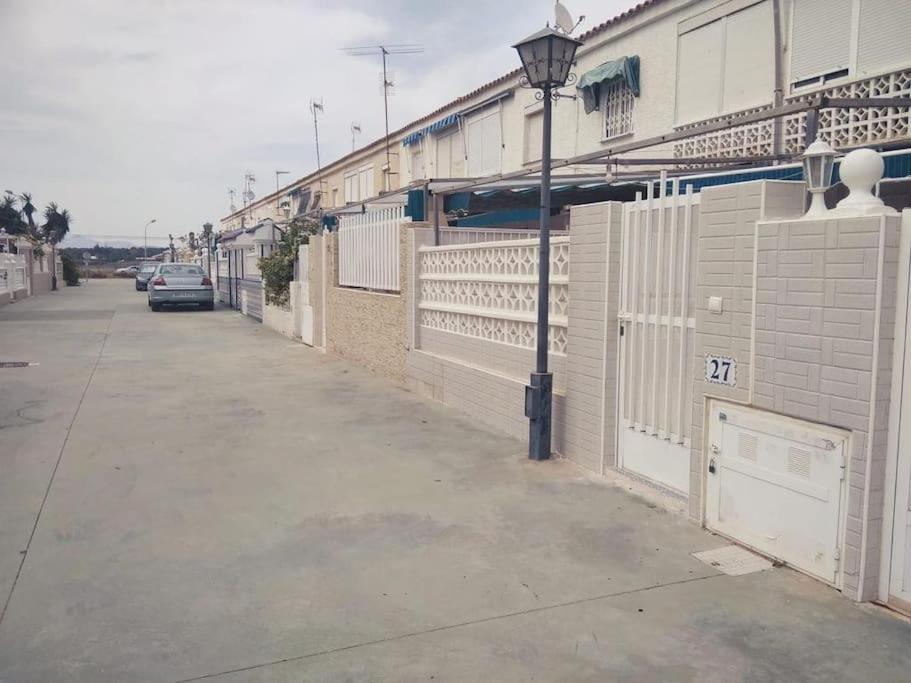 Apto Con Terraza Y 2 Dormitorios. 600 Megas Wifi. Santa Pola Luaran gambar