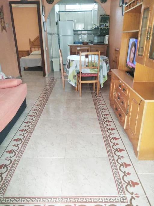 Apto Con Terraza Y 2 Dormitorios. 600 Megas Wifi. Santa Pola Luaran gambar