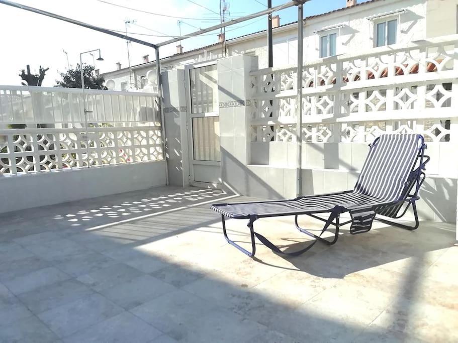 Apto Con Terraza Y 2 Dormitorios. 600 Megas Wifi. Santa Pola Luaran gambar