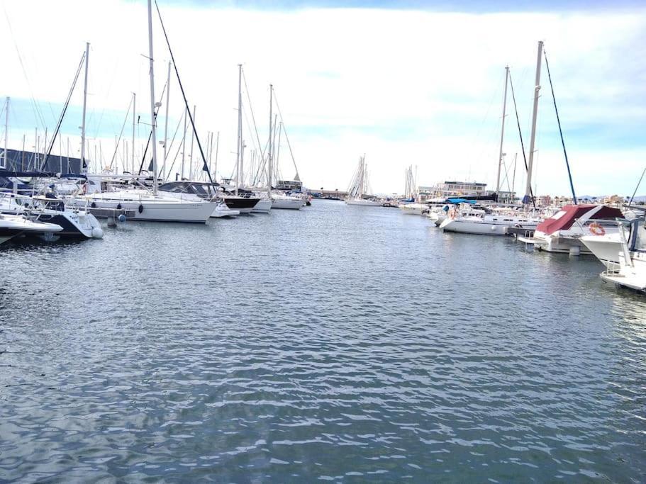 Apto Con Terraza Y 2 Dormitorios. 600 Megas Wifi. Santa Pola Luaran gambar